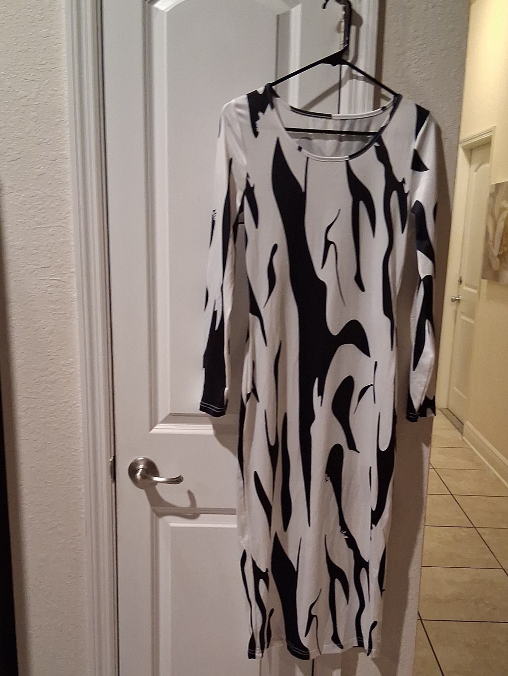 SHEIN Black and White Abstract Long Sleeve Dress